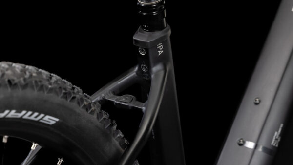 cube-reaction-hybrid-race-800-2025-29-wave-black-n-metal-4.jpg Cube Reaction Hybrid Race 800 (2025) 29" Wave black´n´metal