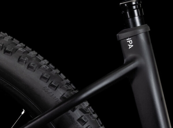 cube-reaction-hybrid-race-800-2025-29-wave-black-n-metal-5.jpg Cube Reaction Hybrid Race 800 (2025) 29" Wave black´n´metal